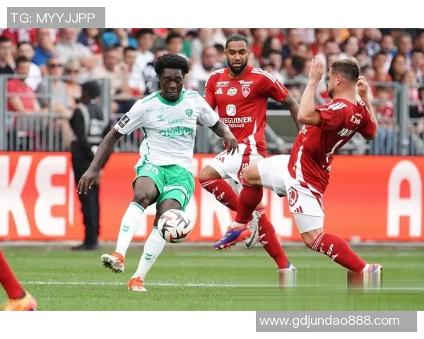 圣埃蒂安主场迎战蒙彼利埃期待一场精彩的法甲对决