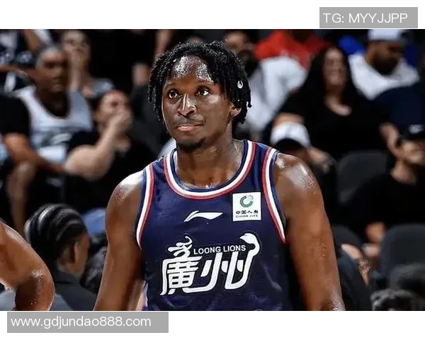 火箭严厉备战后飞往多伦多:范乔丹随队出征 请求伤病特例还存疑